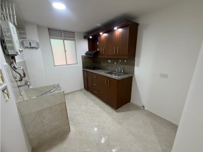 Apartamento de 2 alcobas en arriendo en Lorena, Medellín, 55 m² · foto 2 de 11