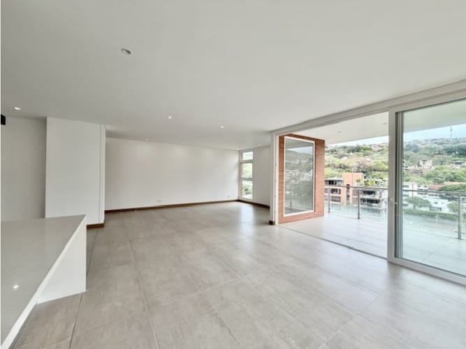 Apartamento de 3 alcobas en venta en Santa Teresita, Cali, 243 m² · foto 2 de 21