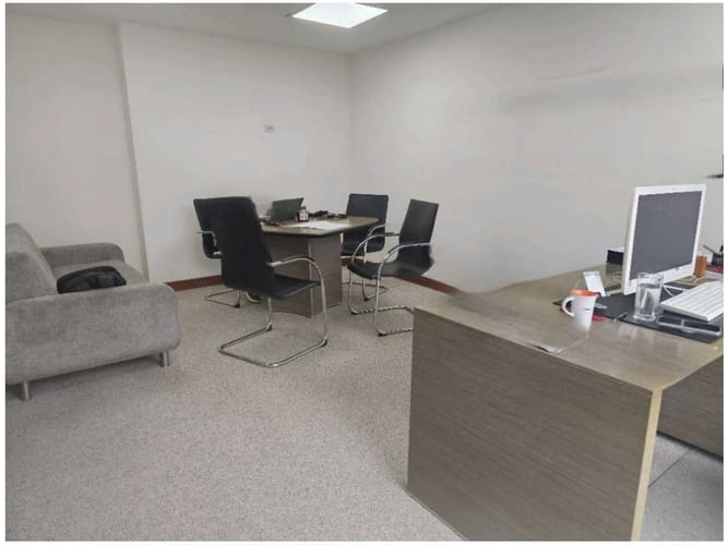 Oficina en venta en La Aguacatala, Medellín, 135 m² · foto 4 de 9