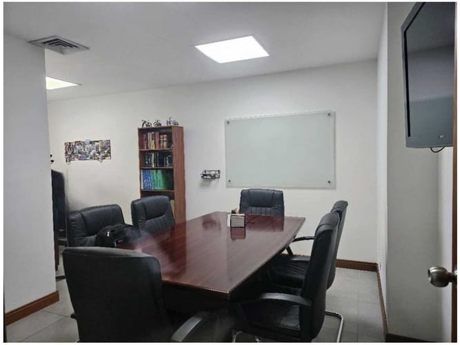 Oficina en venta en La Aguacatala, Medellín, 135 m² · foto 5 de 9