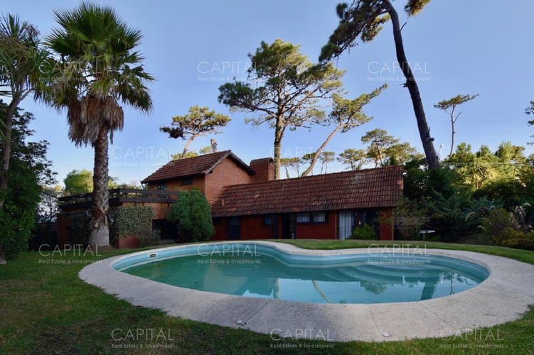 Casa en Playa Mansa de Cuatro Dormitorios en Alquiler Punta del Este · Foto 2