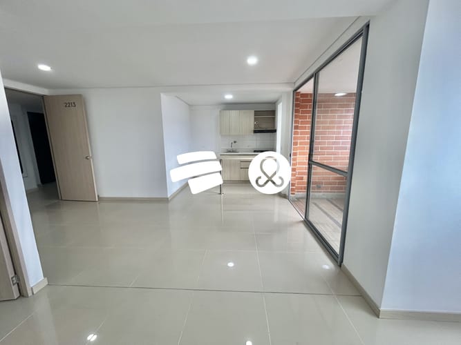 Apartamento de 2 alcobas en venta en Centro, Itagüí, 61 m² · foto 2 de 24