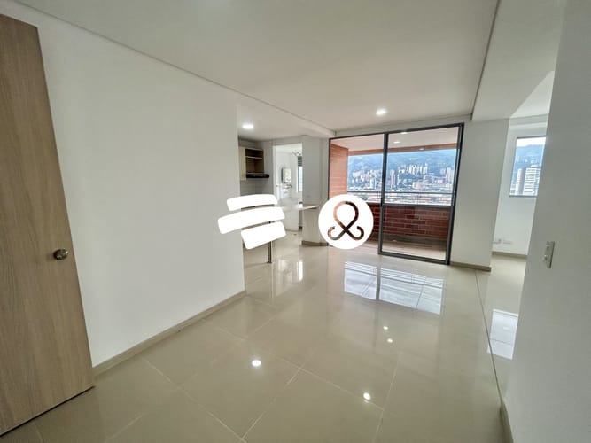 Apartamento de 2 alcobas en venta en Centro, Itagüí, 61 m² · foto 4 de 24