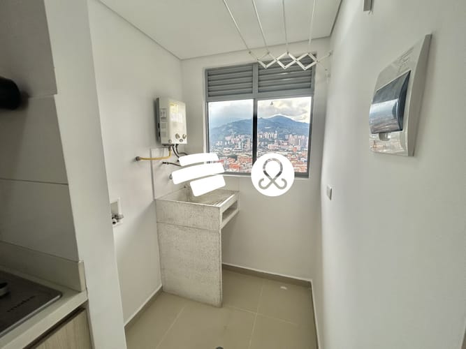 Apartamento de 2 alcobas en venta en Centro, Itagüí, 61 m² · foto 8 de 24
