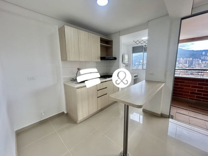 Apartamento de 2 alcobas en venta en Centro, Itagüí, 61 m² · foto 9 de 24