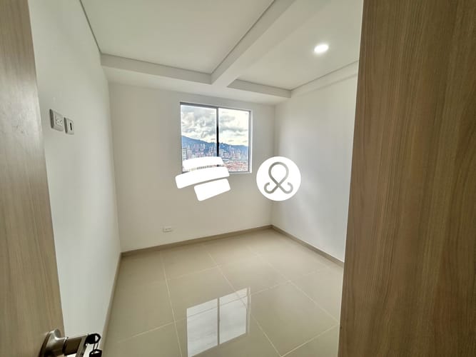 Apartamento de 2 alcobas en venta en Centro, Itagüí, 61 m² · foto 13 de 24