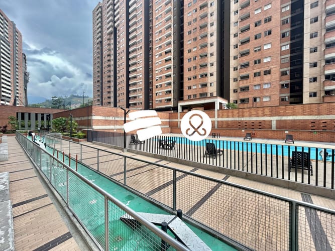 Apartamento de 2 alcobas en venta en Centro, Itagüí, 61 m² · foto 21 de 24