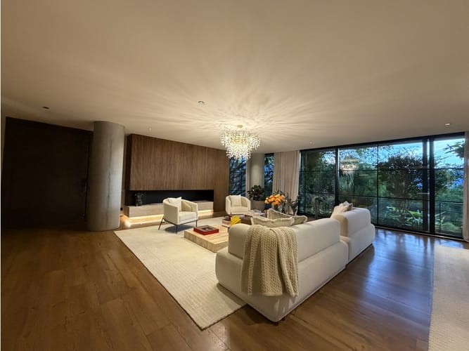 Apartamento de 3 alcobas en venta en San Lucas, Medellín, 338 m² · foto 2 de 24
