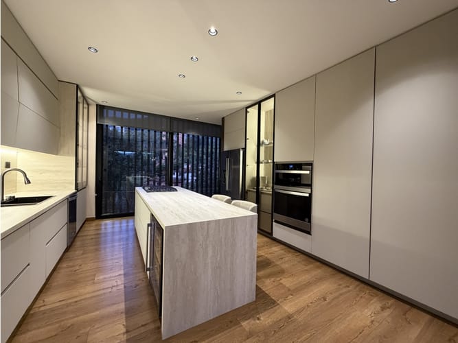 Apartamento de 3 alcobas en venta en San Lucas, Medellín, 338 m² · foto 10 de 24
