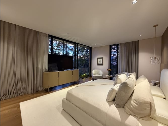 Apartamento de 3 alcobas en venta en San Lucas, Medellín, 338 m² · foto 19 de 24