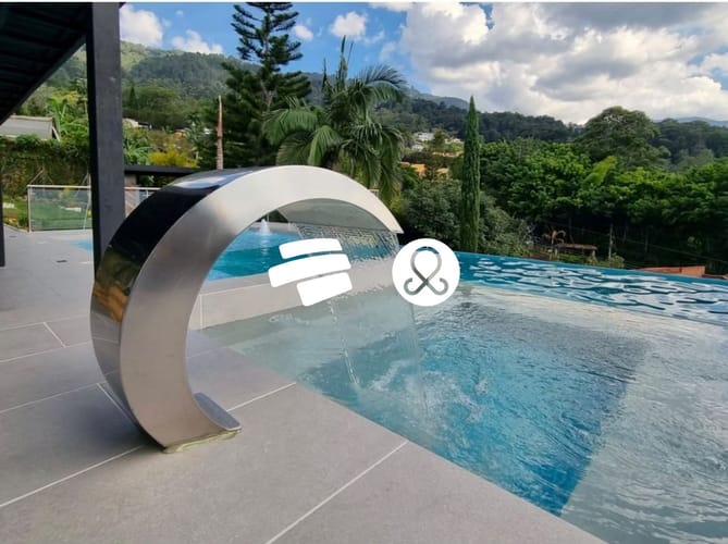 Casa de 8 alcobas en venta en Loma Del Esmeraldal, Envigado, 2000 m² · foto 3 de 20