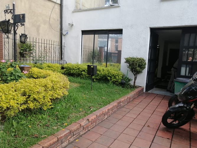 Casa de 5 alcobas en venta en Barrios Unidos, Bogotá, 206 m² · foto 3 de 8