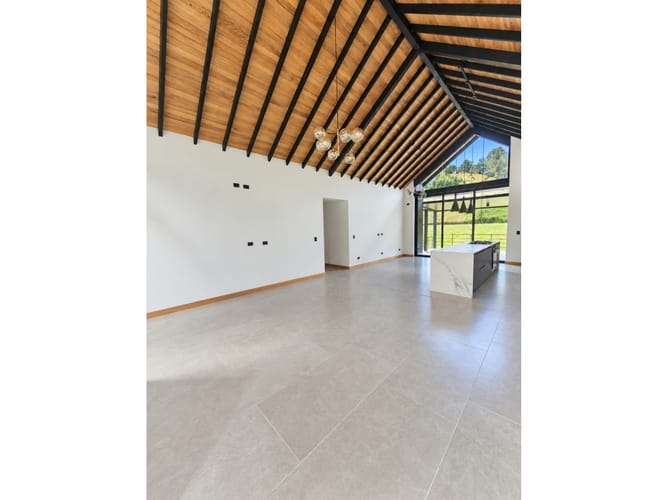 Casa de 3 alcobas en venta en San Antonio De Pereira, Rionegro, 290 m² · foto 7 de 10