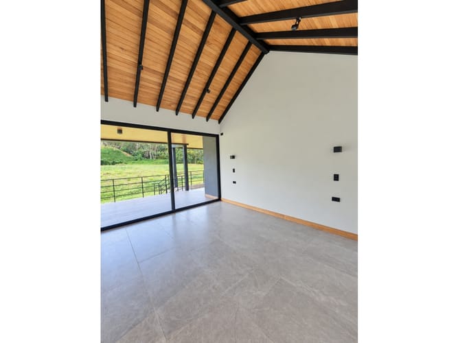 Casa de 3 alcobas en venta en San Antonio De Pereira, Rionegro, 290 m² · foto 8 de 10
