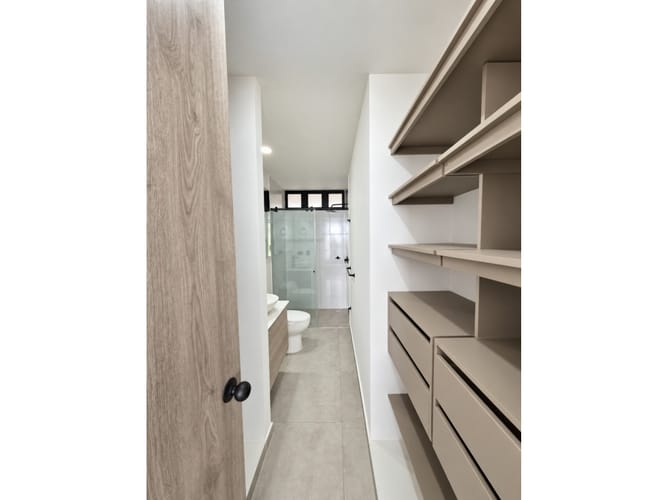 Apartamento de 2 alcobas en venta en Loma Del Escobero, Envigado, 75 m² · foto 8 de 9