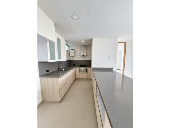 Apartamento de 2 alcobas en venta en Loma Del Escobero, Envigado, 75 m² · foto 9 de 9