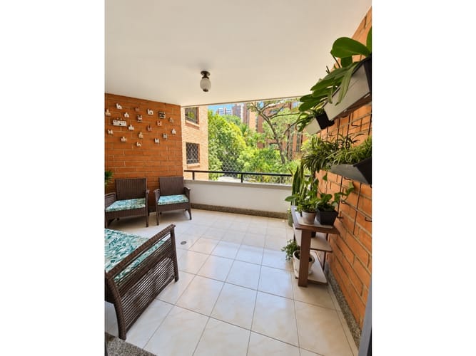 Apartamento de 3 alcobas en venta en El Poblado, Medellín, 127 m² · foto 4 de 7