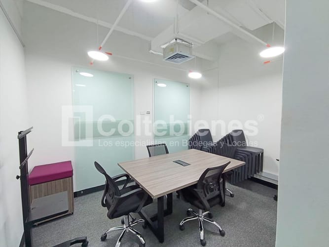 Oficina en venta en Astorga, Medellín, 652 m² · foto 9 de 24