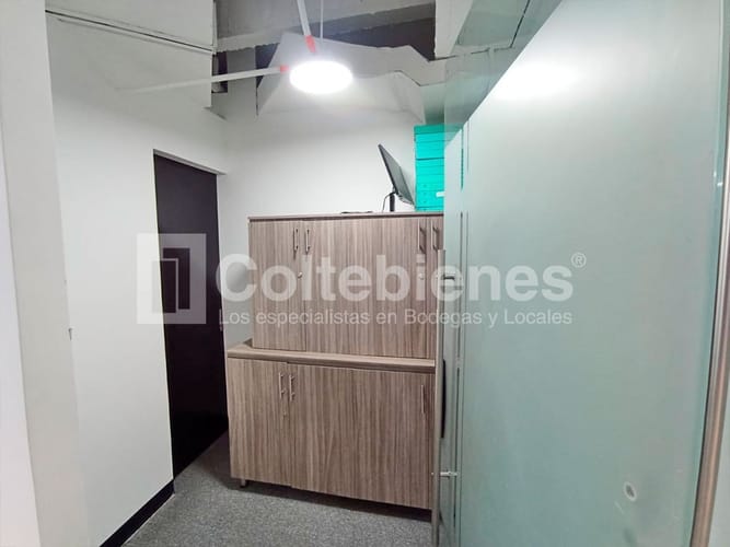 Oficina en venta en Astorga, Medellín, 652 m² · foto 18 de 24