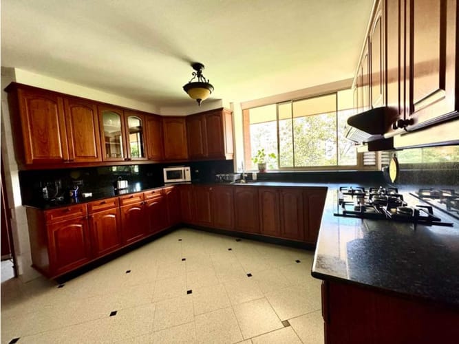 Apartamento de 4 alcobas en venta en El Poblado, Medellín, 412 m² · foto 8 de 15