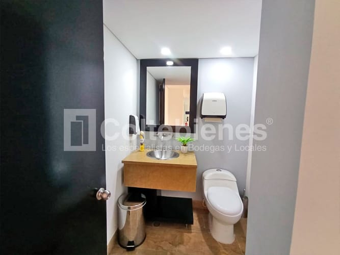 Oficina en venta en Astorga, Medellín, 652 m² · foto 22 de 24