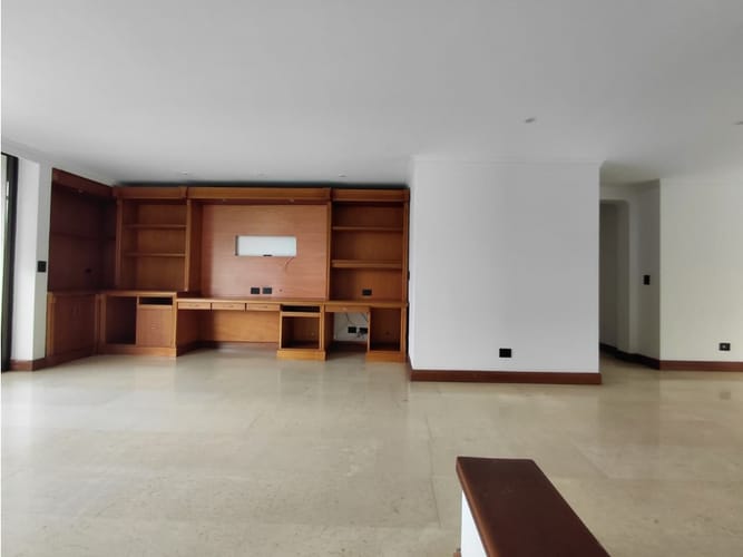 Apartamento de 4 alcobas en arriendo en Santa Maria De Los Angeles, Medellín, 168 m² · foto 3 de 24