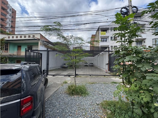 Lote en arriendo en San Joaquin, Medellín, 300 m² · foto 2 de 5