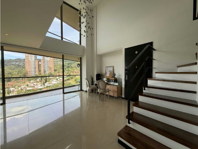 Apartamento de 2 alcobas en venta en El Poblado, Medellín, 189 m² · foto 2 de 8