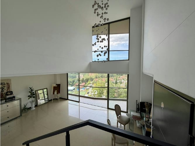 Apartamento de 2 alcobas en venta en El Poblado, Medellín, 189 m² · foto 7 de 8