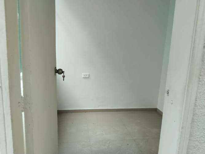 Casa de 5 alcobas en arriendo en Santa Isabel, Bogotá, 202 m² · foto 4 de 6