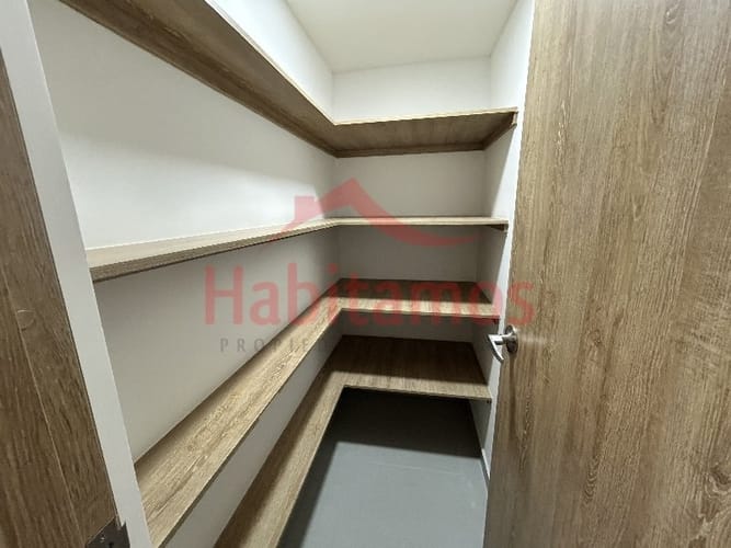 Apartamento de 3 alcobas en arriendo en Loma Del Indio, Medellín, 102 m² · foto 2 de 15