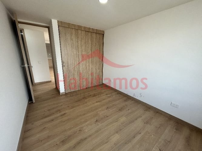 Apartamento de 3 alcobas en arriendo en Loma Del Indio, Medellín, 102 m² · foto 10 de 15