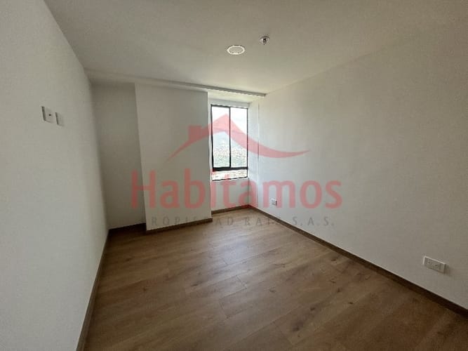 Apartamento de 3 alcobas en arriendo en Loma Del Indio, Medellín, 102 m² · foto 11 de 15