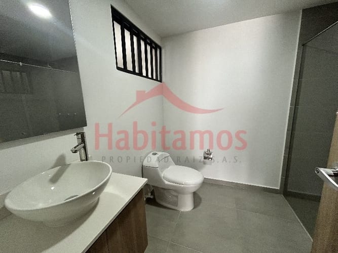 Apartamento de 3 alcobas en arriendo en Loma Del Indio, Medellín, 102 m² · foto 15 de 15