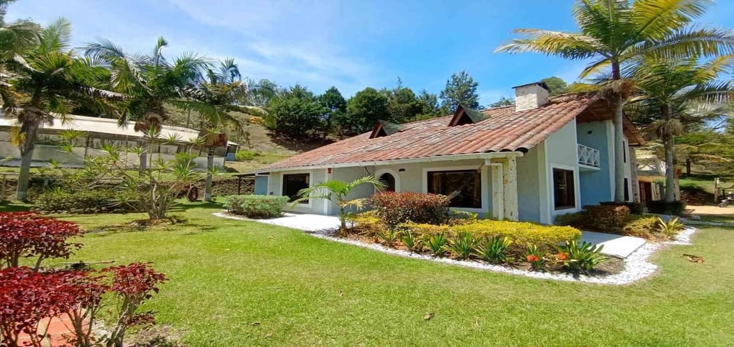 Finca en arriendo en San Jose, Guarne, 400 m² · foto 2 de 20