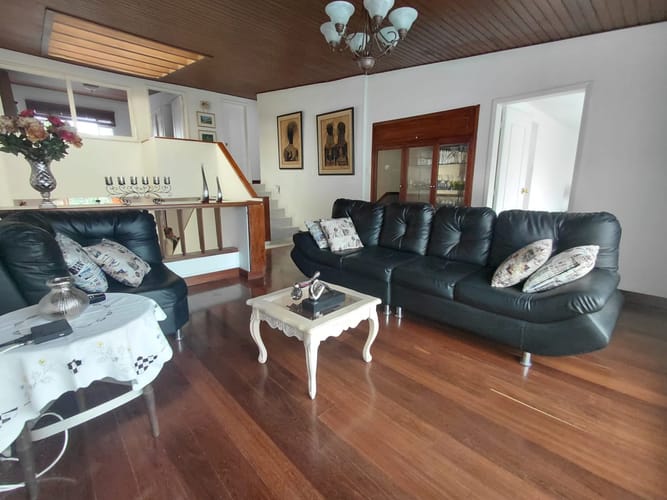 Casa de 3 alcobas en arriendo en Pasadena, Bogotá, 325 m² · foto 2 de 19