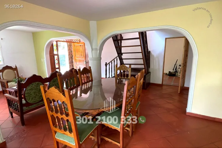 Casa de 3 alcobas en arriendo en Las Lomitas, Sabaneta, 250 m² · foto 2 de 24