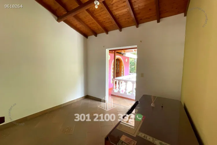 Casa de 3 alcobas en arriendo en Las Lomitas, Sabaneta, 250 m² · foto 19 de 24