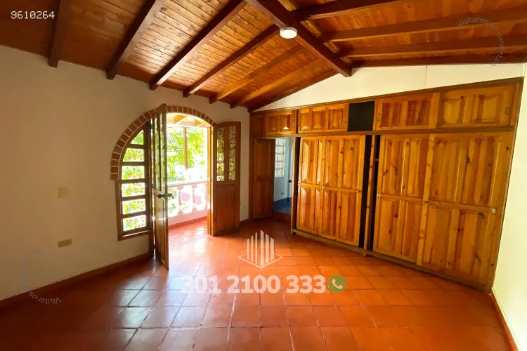 Casa de 3 alcobas en arriendo en Las Lomitas, Sabaneta, 250 m² · foto 22 de 24