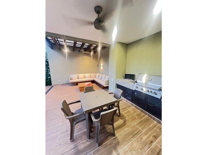 Casa de 3 alcobas en venta en Ricaurte, 163 m² · foto 4 de 12