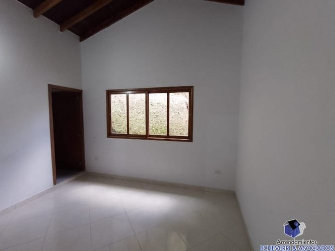 Casa de 4 alcobas en arriendo en La Mina, Envigado, 450 m² · foto 6 de 15