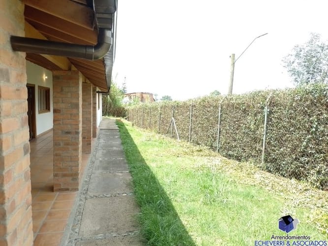 Casa de 4 alcobas en arriendo en La Mina, Envigado, 450 m² · foto 11 de 15