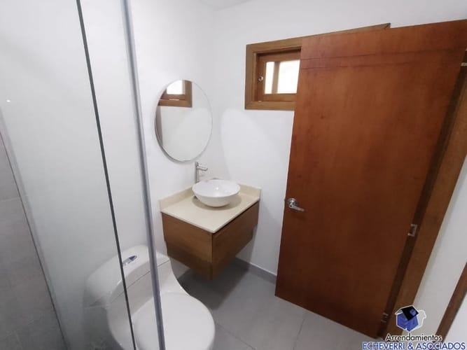 Casa de 4 alcobas en arriendo en La Mina, Envigado, 450 m² · foto 14 de 15