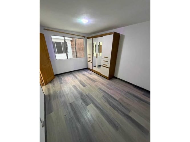 Casa de 5 alcobas en arriendo en Santa Teresita, Medellín, 220 m² · foto 5 de 14