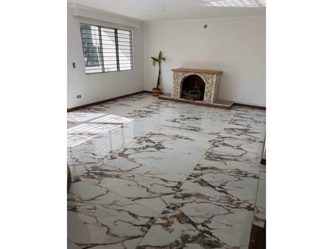Casa de 5 alcobas en arriendo en Santa Teresita, Medellín, 220 m² · foto 12 de 14