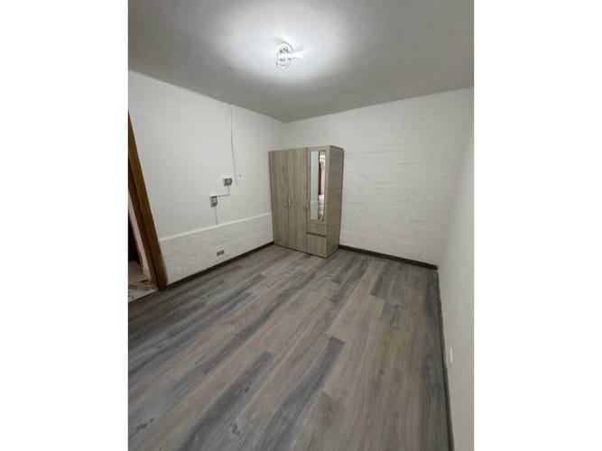 Casa de 5 alcobas en arriendo en Santa Teresita, Medellín, 220 m² · foto 13 de 14