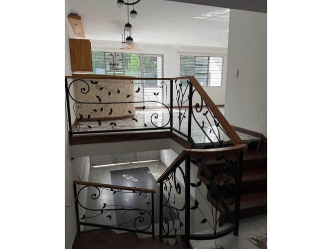 Casa de 5 alcobas en arriendo en Santa Teresita, Medellín, 220 m² · foto 14 de 14