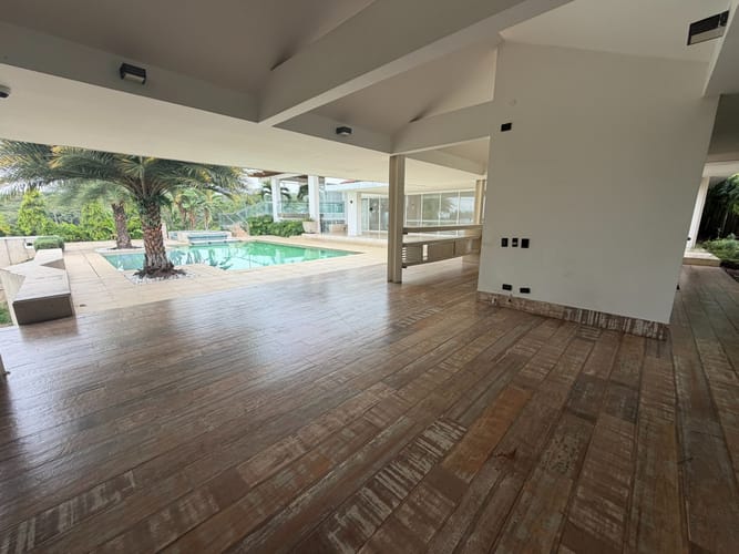 Casa de 4 alcobas en venta en Ciudad Jardin, Cali, 1000 m² · foto 3 de 17