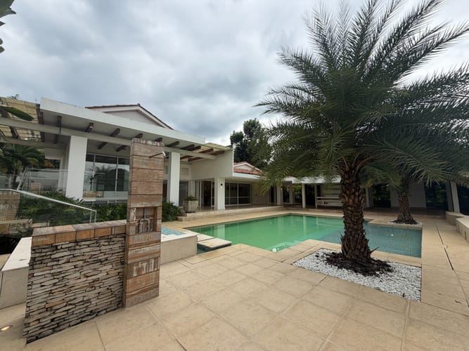 Casa de 4 alcobas en venta en Ciudad Jardin, Cali, 1000 m² · foto 7 de 17