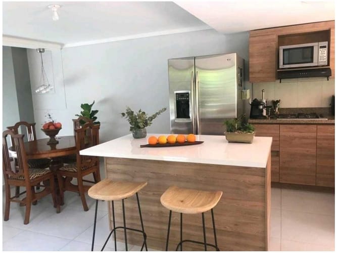 Casa de 3 alcobas en venta en Cuatro Esquinas, Rionegro, 170 m² · foto 3 de 5